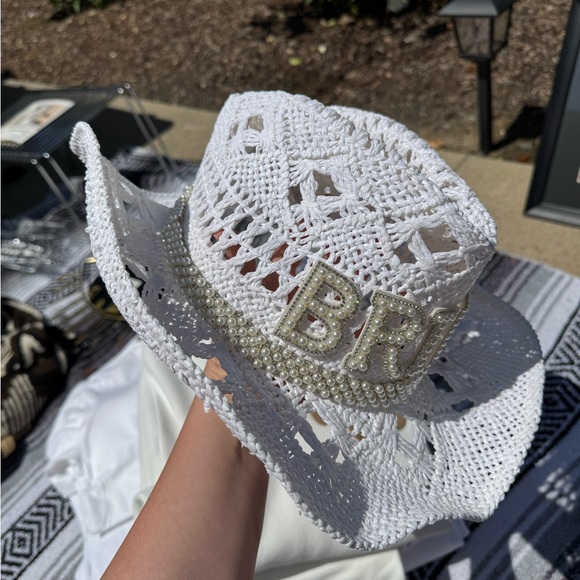 White Bride Cowboy Hat with Pearls - Picture 4 of 4